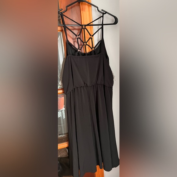 ⭐️♥️Little Black Dress with Web Looking Back - Picture 2 of 4